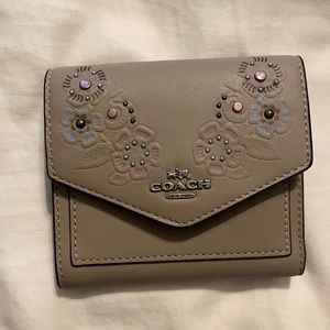 *NEW* COACH Tea rose calfskin trifold wallet